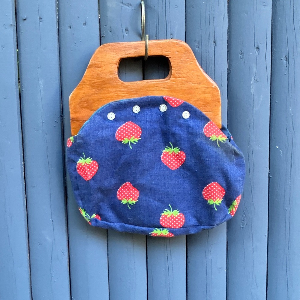 Vintage Reversible  Strawberry Print Bermuda Bag - Picture 4 of 5